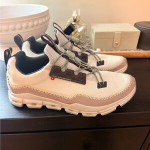 ON Women's Athletic Shoes - White and Brown